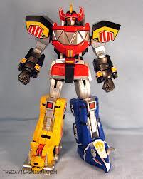 agan2 kalo disuruh milih maenan megazord milih mana yg masa kecilnya bahagia [masuk]