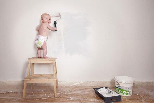Ayah Kreatif yang Mem-Photoshop Bayi Ceweknya Ke Situasi Gila