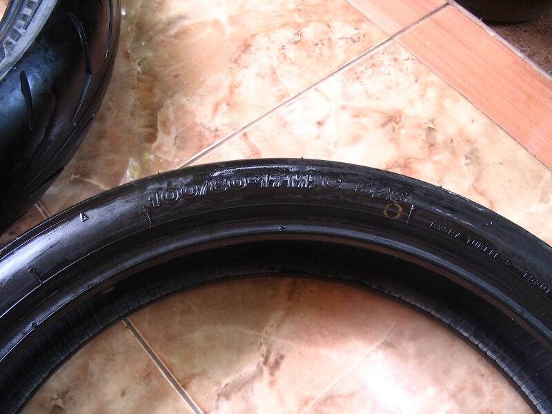 Ban Batlax BT 39 dan Swing Arm Lebar Vixion Mint Condition
