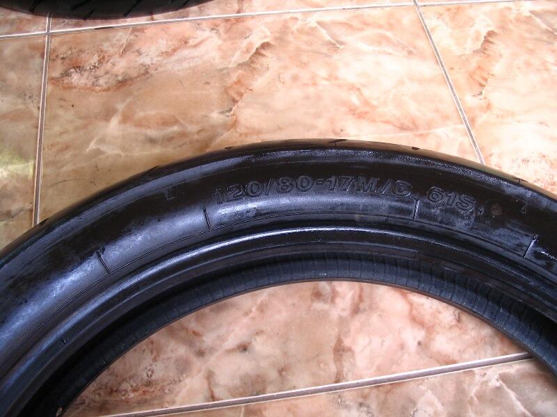 Ban Batlax BT 39 dan Swing Arm Lebar Vixion Mint Condition