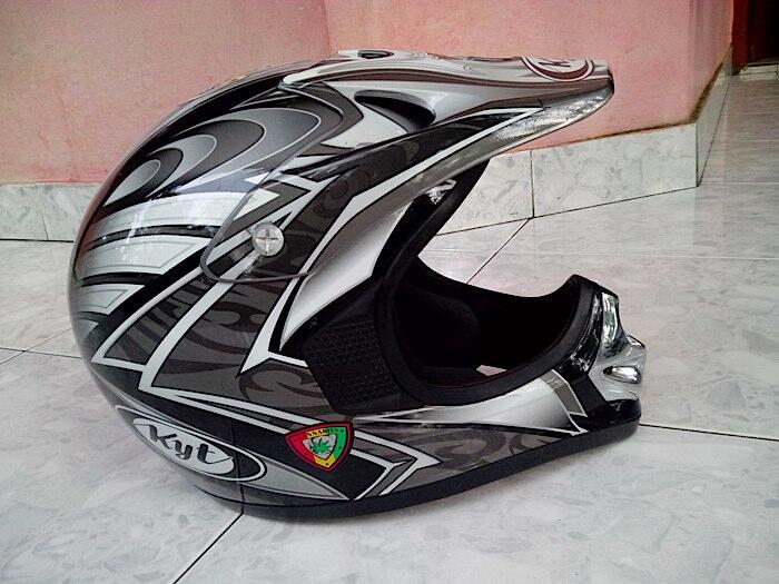 Dijual Helm cross KYT bisa TT tukar tambah/barter