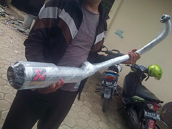 KNALPOT AKRAPOVIK DAN TERIGNONI BUAT NINJA,VIXION, BISON