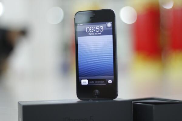 Iphone 5 16gb black (hitam) Fullset mulus murah cod bandung