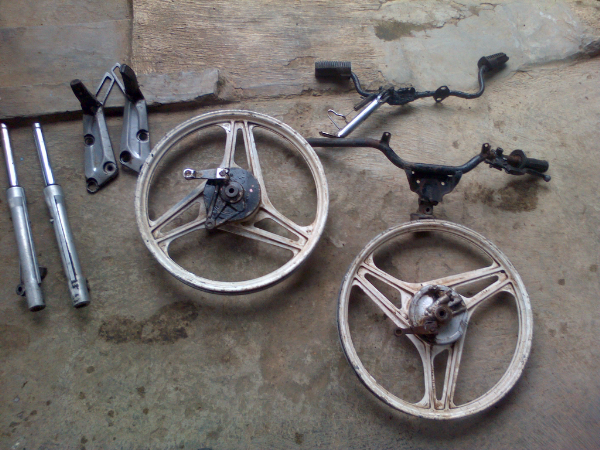 jual stang supra, foot step dpn-blkg, shock dpn, dan velg racing