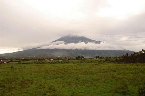 Petualang Indonesia Wajib Mendaki Gunung-Gunung Ini..!