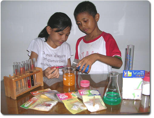 Mengenalkan Sains pada Anak Penting, tp kalo Caranya Salah? BAHAYA!!!
