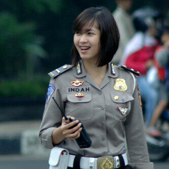 &#91;PIC&#93;Indonesian Police Woman in Action