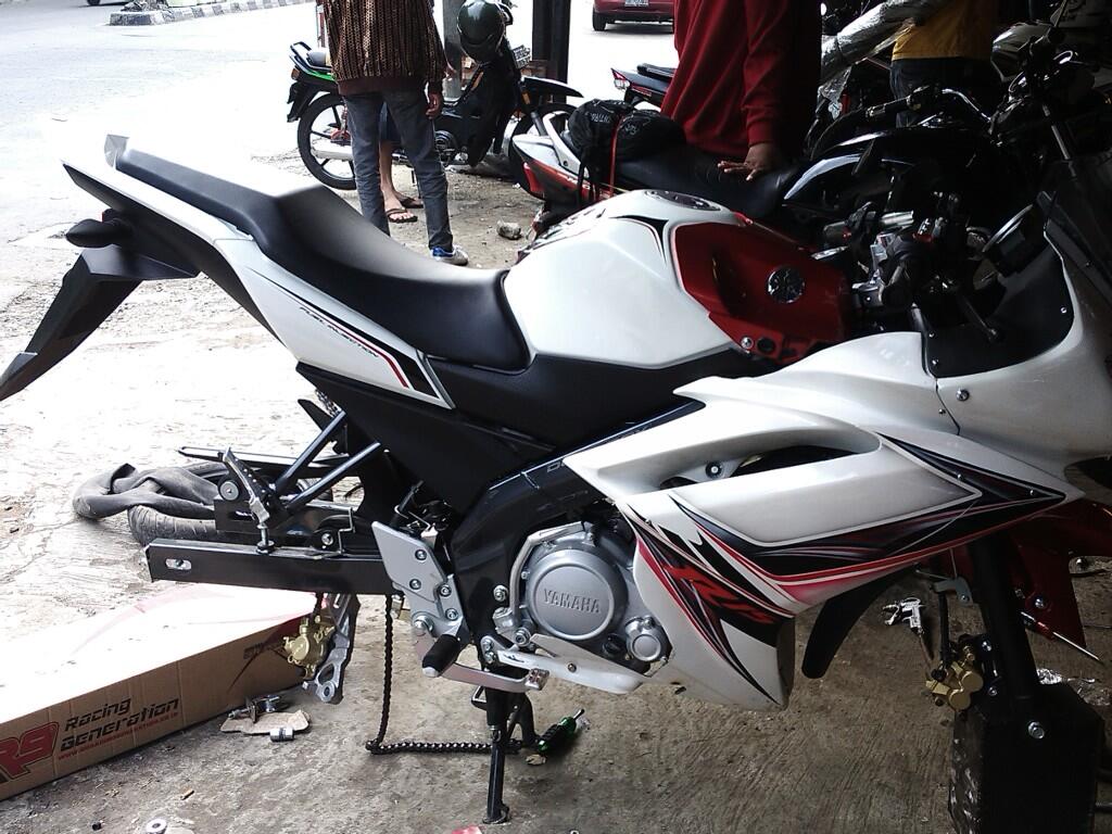 Cari Jual Fairing R15 1 Set Buntut Buat New Vixion Old Vixion