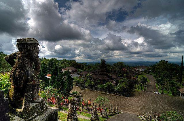 Kemegahan Pura Agung Besakih