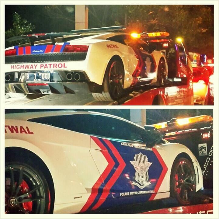 Ga salah liat nih,Polisi Patwal pake Lamborghini?