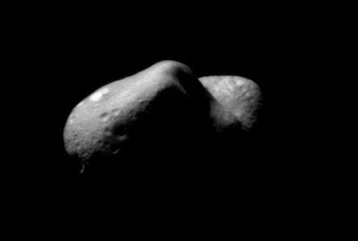 7 Asteroid Unik Yang Pernah Mendekati Bumi