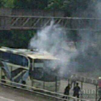 Mobil pembawa pemain Persib Bandung Dilempari Batu Supporter Persija