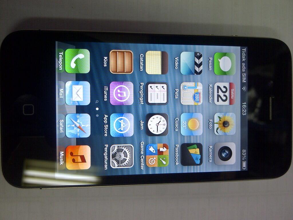 Iphone 4g 32gb black SU cuma 2.000.000 gan.