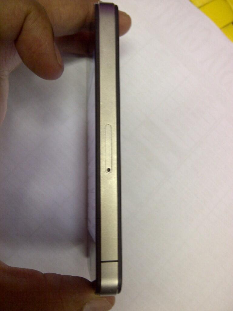 Iphone 4g 32gb black SU cuma 2.000.000 gan.