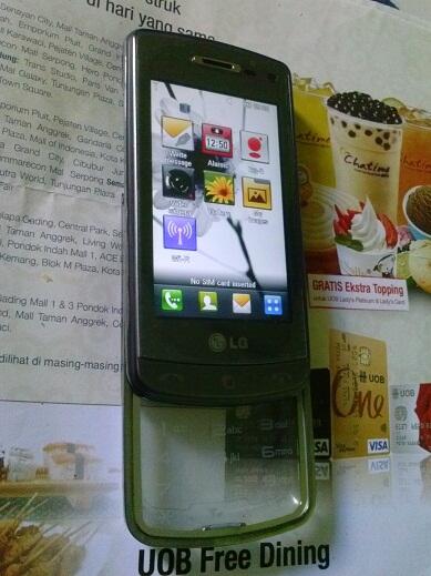 LG GD900 Crystal (hp transparan) = 1 aj mau?