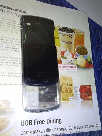 LG GD900 Crystal (hp transparan) = 1 aj mau?