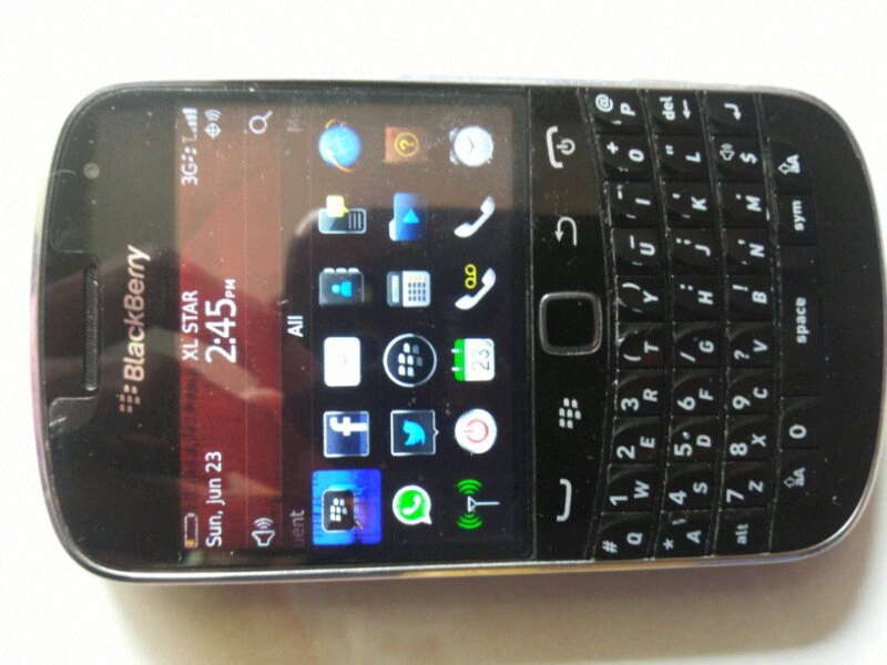 JUAL BLACKBERRY 9930 aka MONTANA (kembaran Dakota)