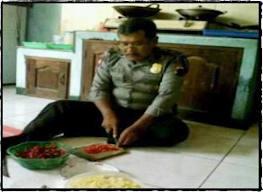 POLISI ...... POLISI .......... (GAMBAR GOKIL POLISI)