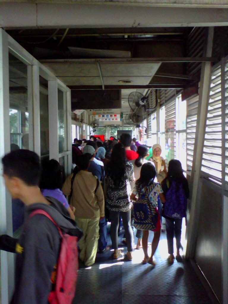 suasana kemeriahan Jakarta Night Festival & HUT DKI Jakarta 22 Juni 2013