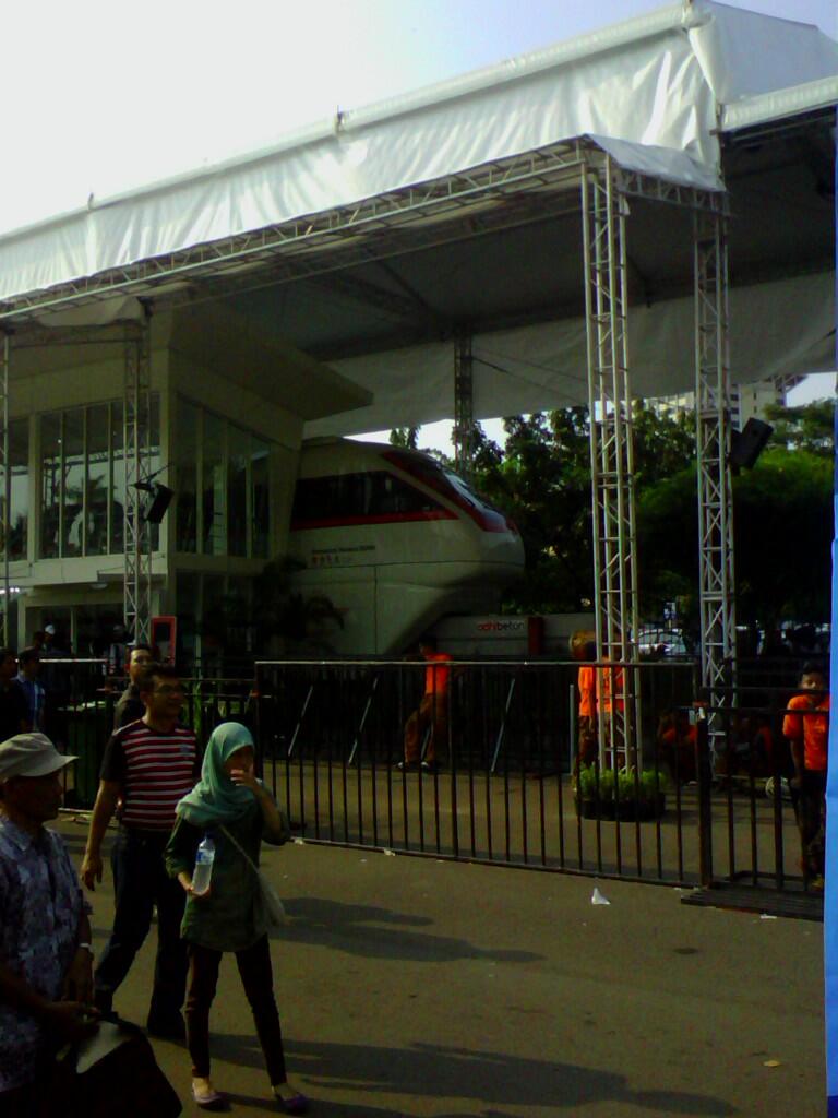 suasana kemeriahan Jakarta Night Festival &amp; HUT DKI Jakarta 22 Juni 2013