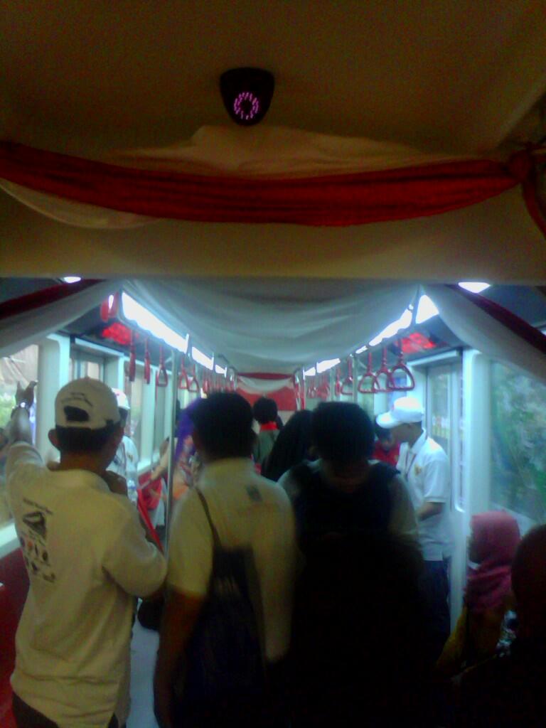 suasana kemeriahan Jakarta Night Festival & HUT DKI Jakarta 22 Juni 2013