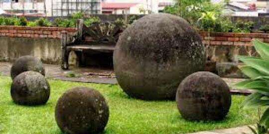 10 Situs sejarah yang penuh misteri