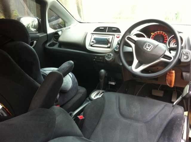 Jual HONDA JAZZ RS matic 2011 - ex wanita - km18000 - First hand.