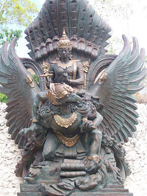 Garuda Wisnu Kencana mengalahkan tinggi patung Liberty