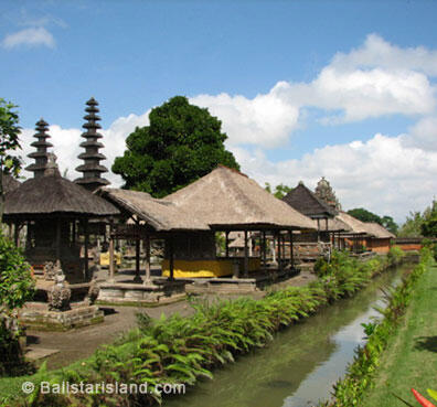 Pura Taman Ayun Bali