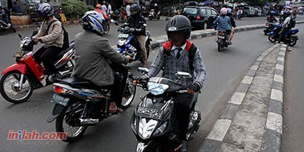 Kumpulan Photo2 Pelanggaran Lalu Lintas di Indonesia