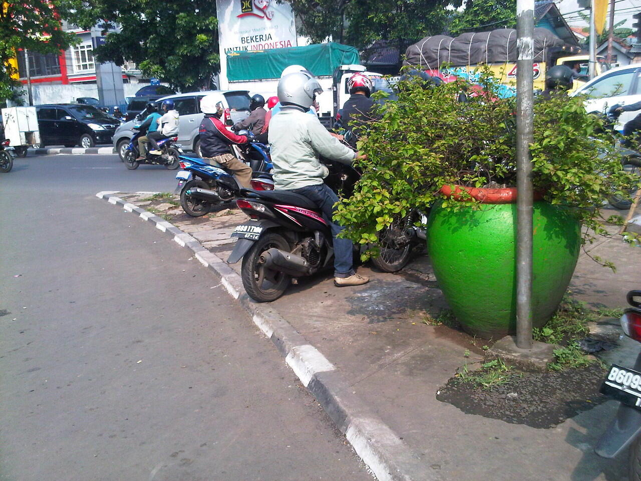 Kumpulan Photo2 Pelanggaran  Lalu  Lintas  di Indonesia KASKUS