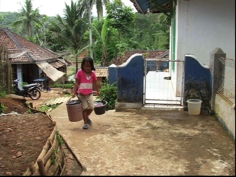 Siti Penjual Bakso berusia 7 Tahun