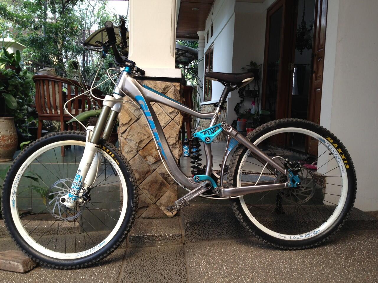 JUAL sepeda Giant Faith 'O MTB / DownHill