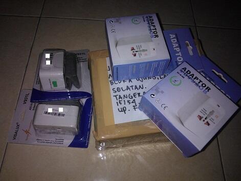 Travel Adapter / Adaptor Universal Barang Wajib PUnya Pas Keluar Negeri