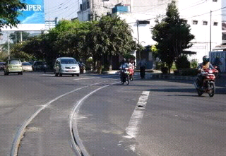 Mengapa Rel Kereta Api harus ada Kerikilnya?