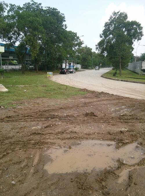 Penjual Keripik Pisang Pengasuh Yatim Piatu