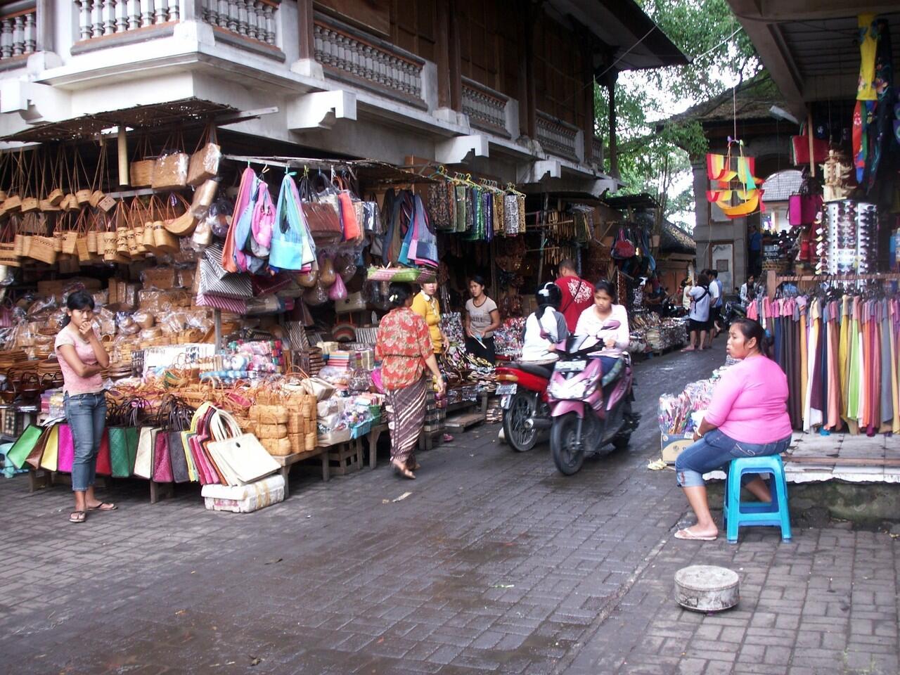 Wisata Belanja Sukawati Bali