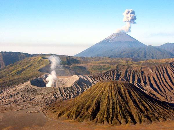 &#91;HOT&#93; WoW 10 Tempat Wisata Kebanggaan Indonesia Yang Terkenal Dunia. masuup gannn!!