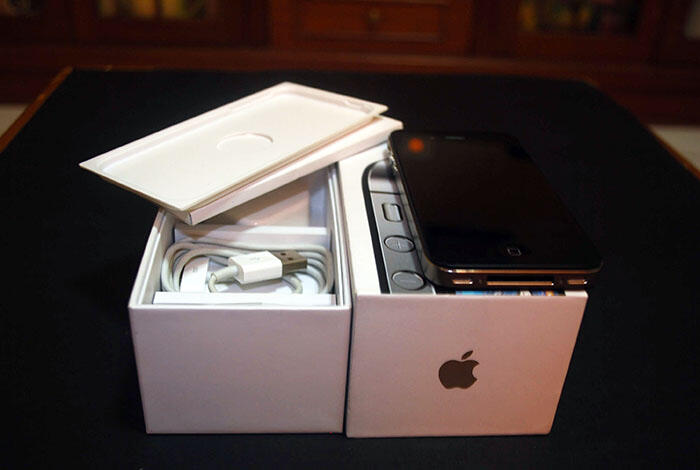 iPhone 4S 32GB Black | 2nd | mulus | fullset | JOGJA