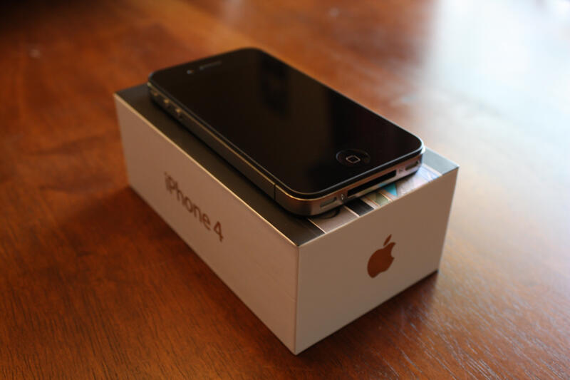CUMA HARI INI iPhone4 BNIB Garansi Resmi hanya 2,99jt (NO TIPU2,unit terbatas)