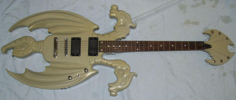 &lt;&lt; &gt;&gt; Gitar aneh &lt;&lt; &gt;&gt;