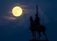 Fenomena Supermoon Di Berbagai Belahan Dunia Dalam Bidikan Lensa