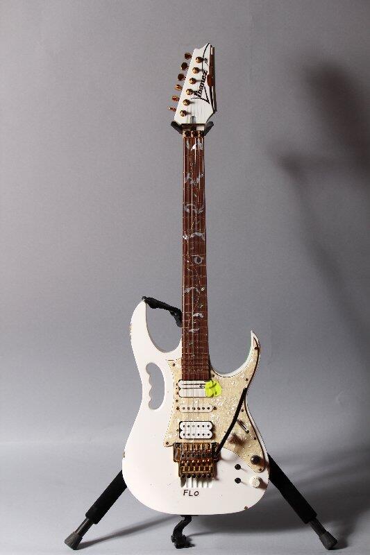 Gitar-Gitarnya Steve vai Gan..... ajiiiibbbb