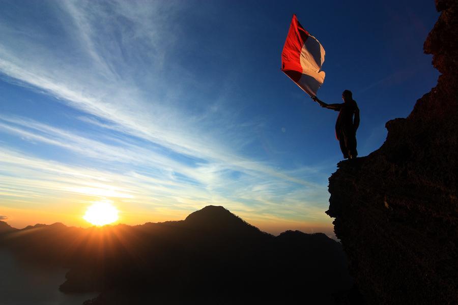 Puncak Rinjani Memikat Para Pendaki