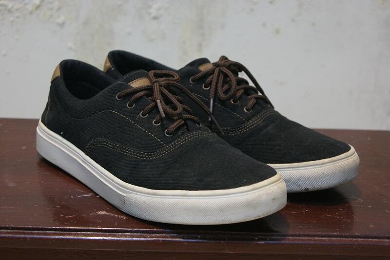 Terjual JUAL SEPATU  TOMKINS  KONDISI 99 IDR 150K 