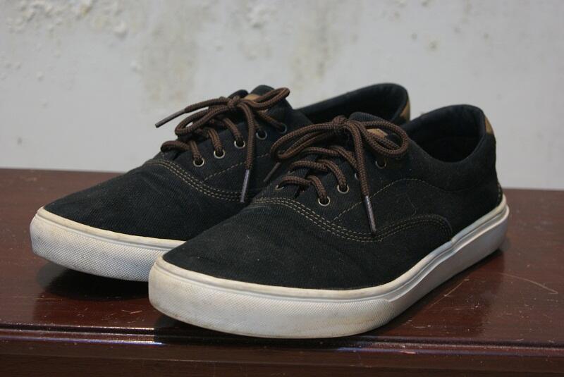 Terjual JUAL SEPATU  TOMKINS  KONDISI 99 IDR 150K 