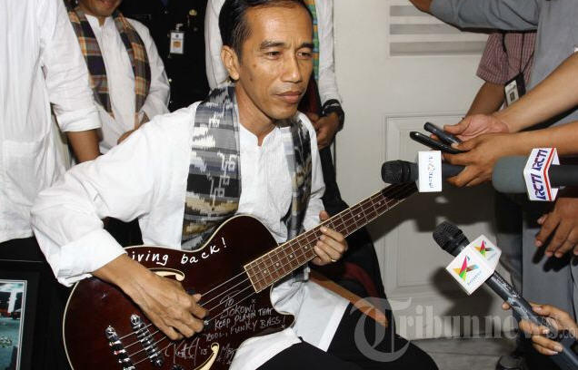 Apa Beda Bass Jokowi dengan Kaus Cristiano Ronaldo ??? KPK ??