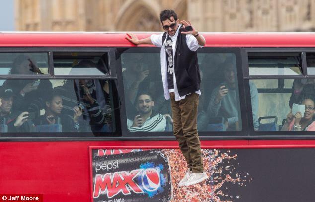 Believe It or Not! Ilusionis Dynamo Melayang di London