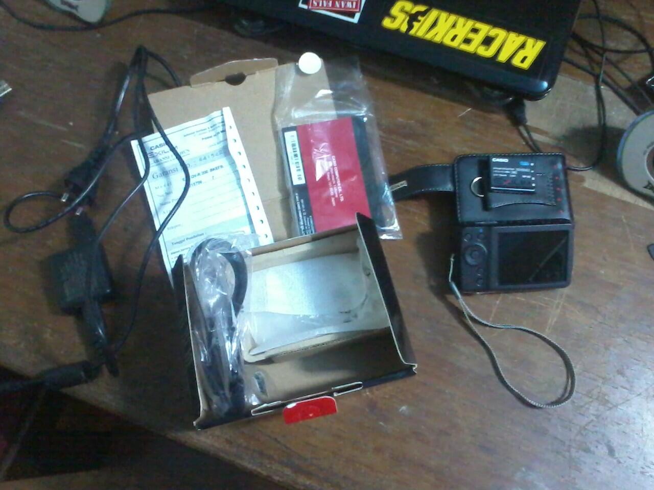 JUAL!!! Camdig Casio QV-R200. Rp.750.000 (nego)