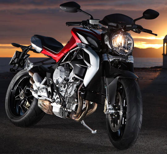 Inilah 8 Sport Naked Bike 800cc Tersangar